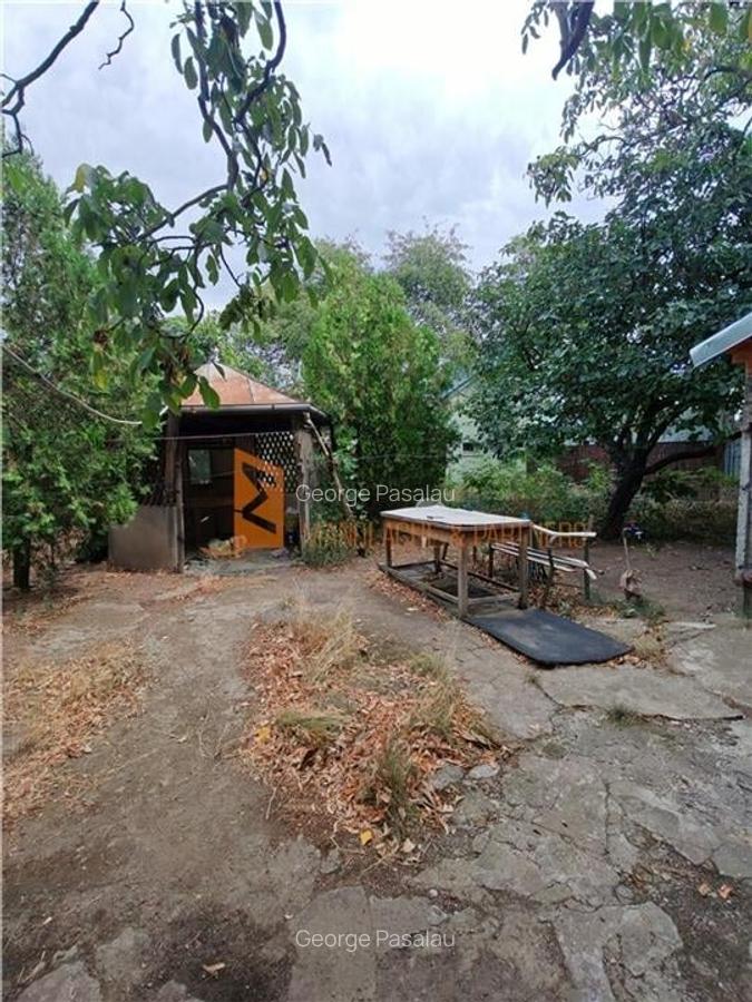 Casa de vanzare si teren 708 mp in zona Micro 5 - 11