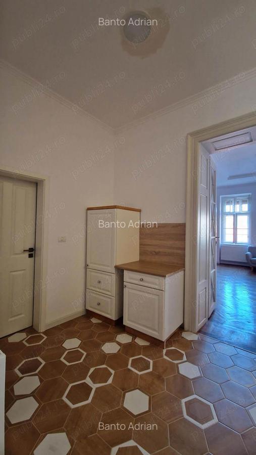 Proprietar Vand apartament zona centrala. - 1