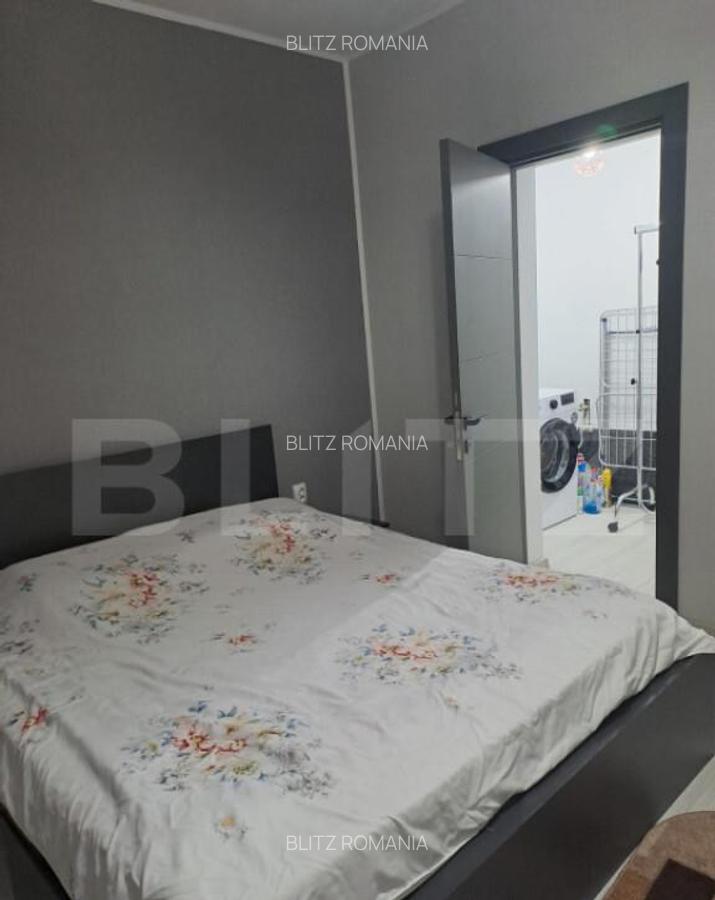 Casa cu curte comuna 2 ap. separate, zona Pia?a Abato - 13