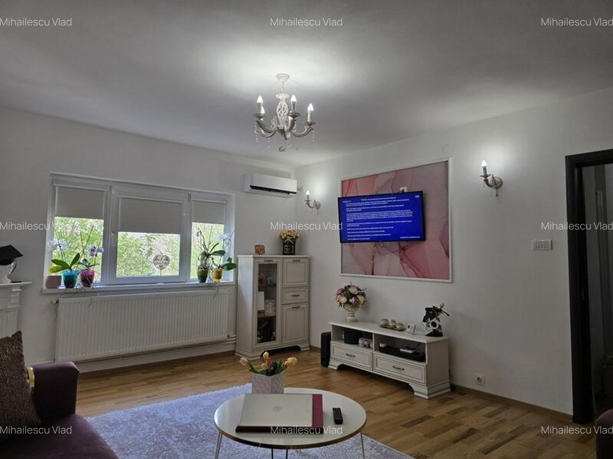 Apartament cu 3 camere decomandat, mobilat în 13 Septembrie - 8