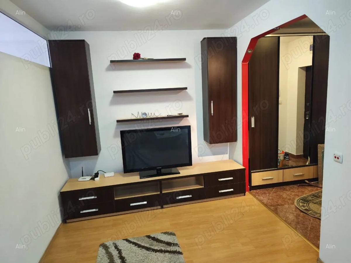 De vanzare apartament zona uta ared - 2