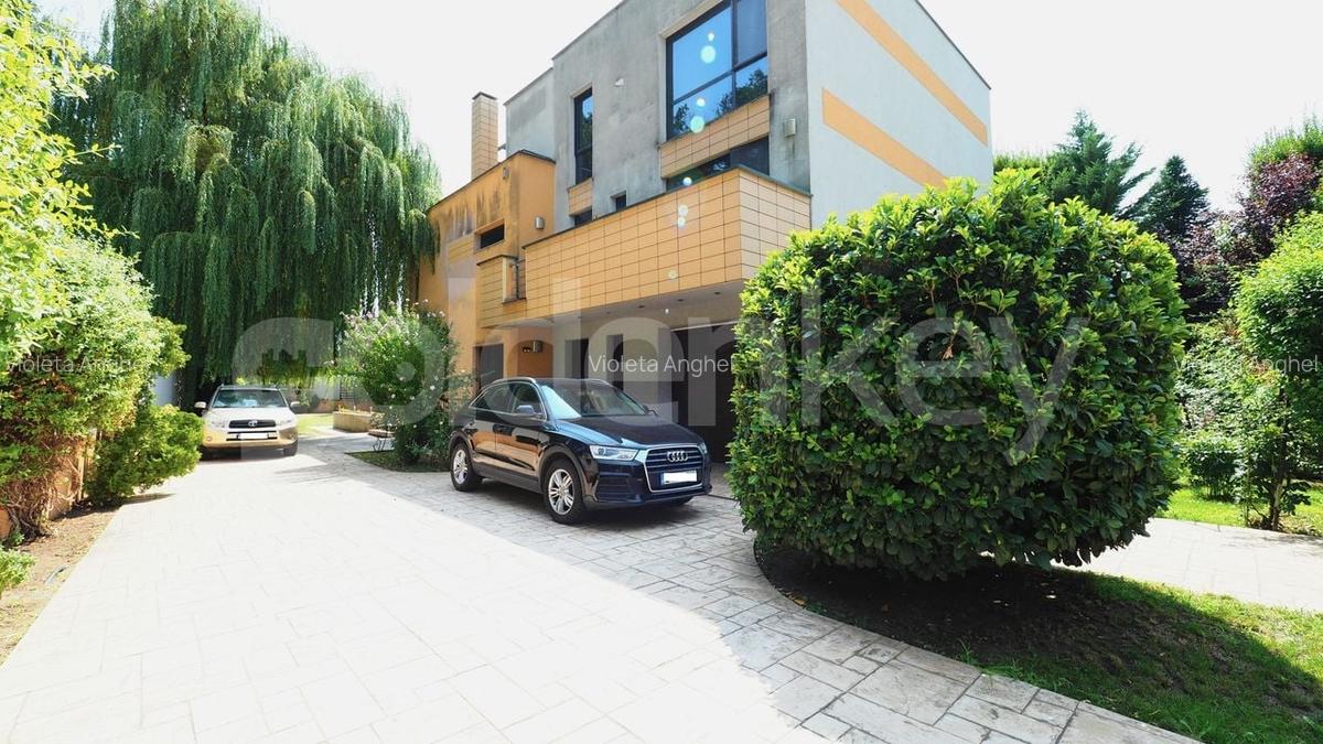 Vila cu 7 camere inconjurata de verdeata | piscina | 1178mp teren - 24