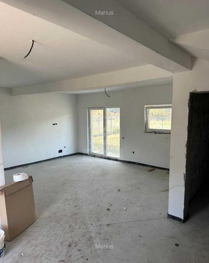 Casa individuala, semifinisata, Lona - 2