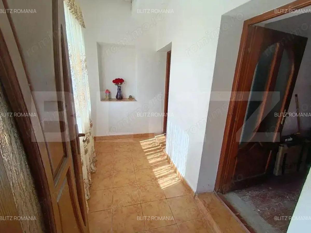 Casa cu 3 camere 70 mp ?i teren de 800 mp - 2