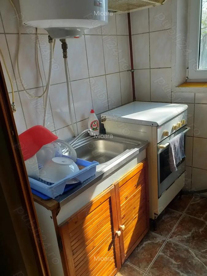 Inchiriez garsoniera cf 3 - 2