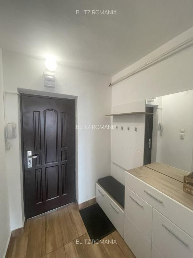 Oportunitate! Garsoniera de vanzare, 28 mp, balcon 6 mp, etaj 9, zona Vivo - 9