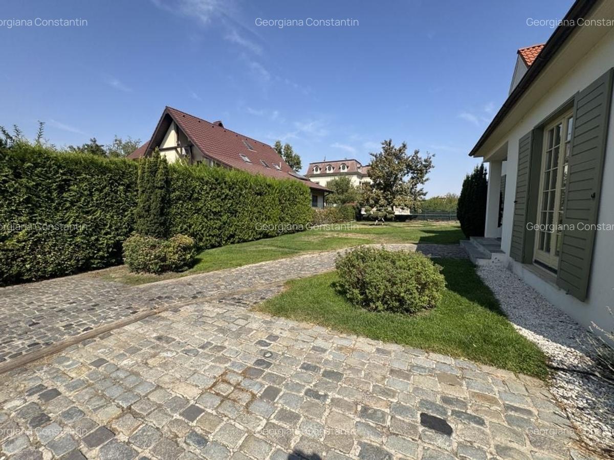 1100 mp teren!Vila în stil cottage francez, Iancu Nicolae - 8