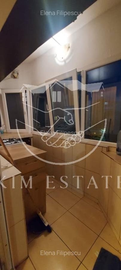 De vanzare apartament 3 camere ICIL - 2