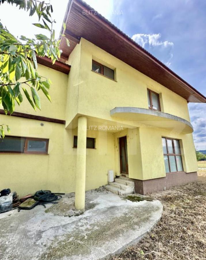 Casa spatioasa cu 5 camere,interior la rosu,423 mp teren,Mic - 7