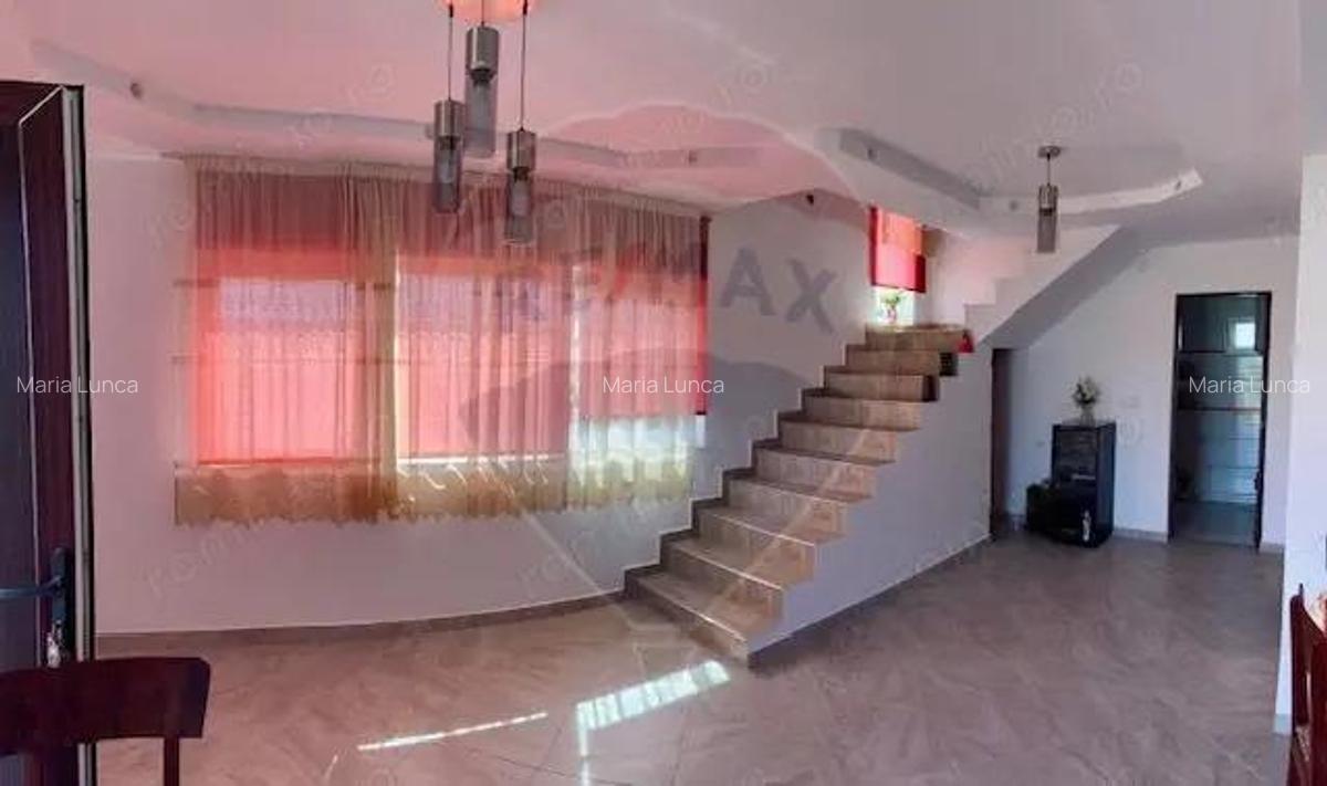 Casa / Vila cu 5 camere de vanzare - 16