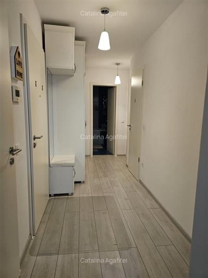 Apartament cu 3 camere decomandat, mobilat în Tractorul - 4