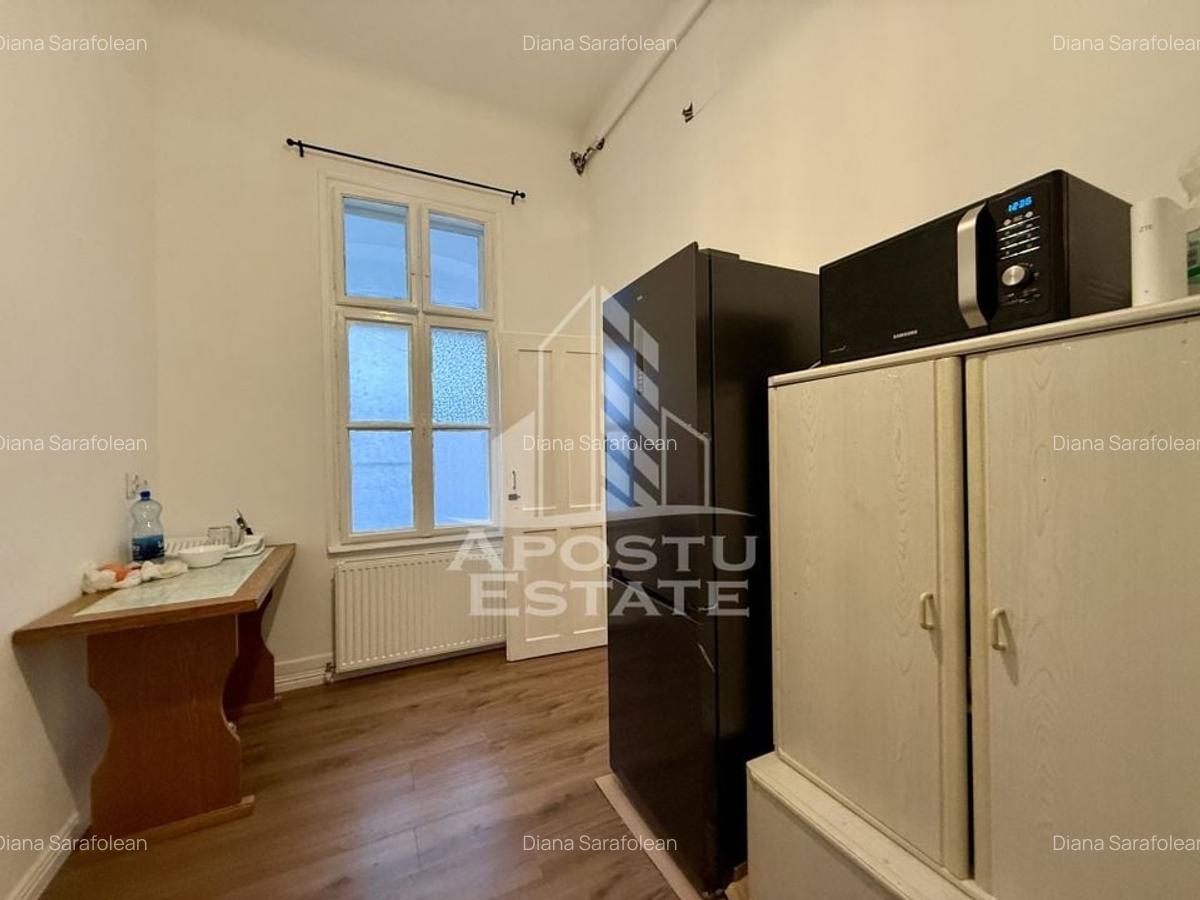 Apartament 3 camere, renovat, vedere la Bega, zona centrala - 7