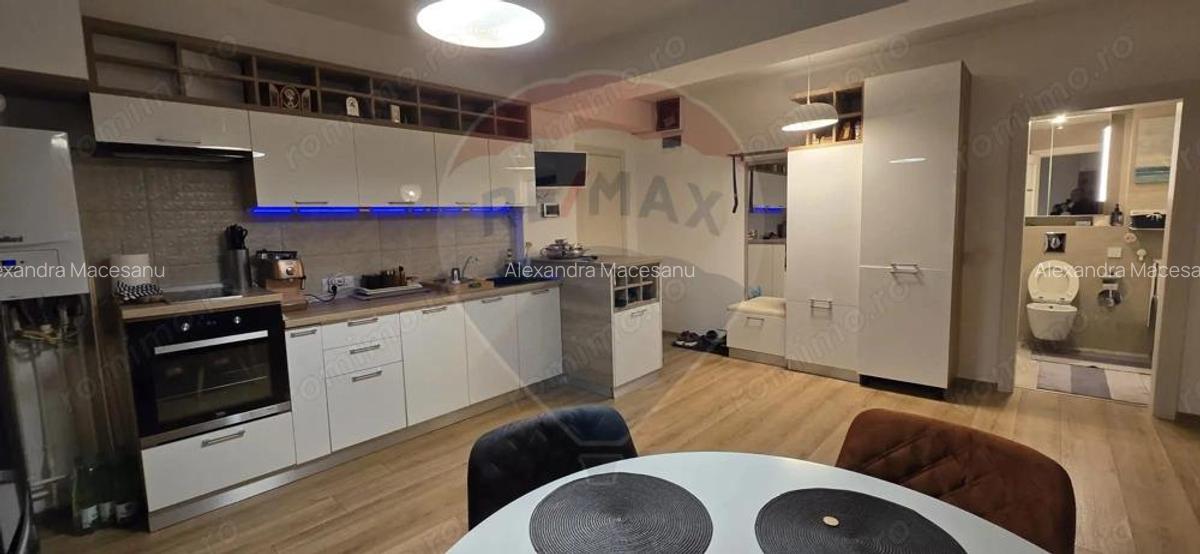 Apartament cu 3 camere de vanzare in zona Craiovita Noua - 2