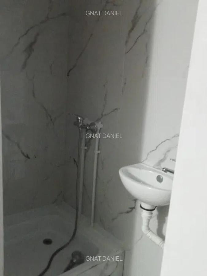 Garsoniera, etaj 1, zona Baza 3 - 3 Garsoniera, etaj 1, zona Baza 3 - 3