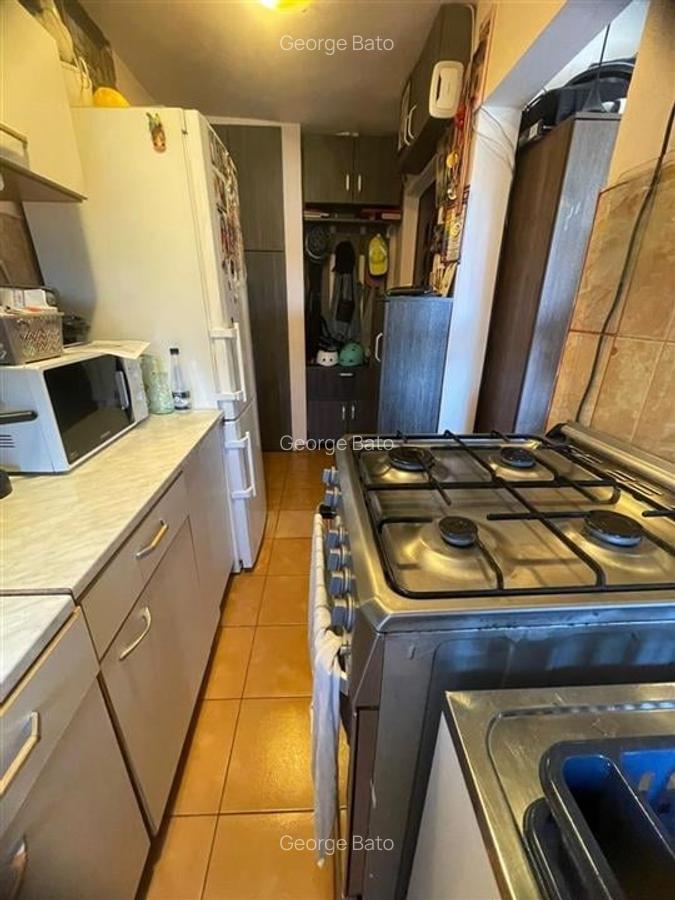 RECO Apartament de vanzare 3 camere la pret de 2 camere zona Rogerius - 2