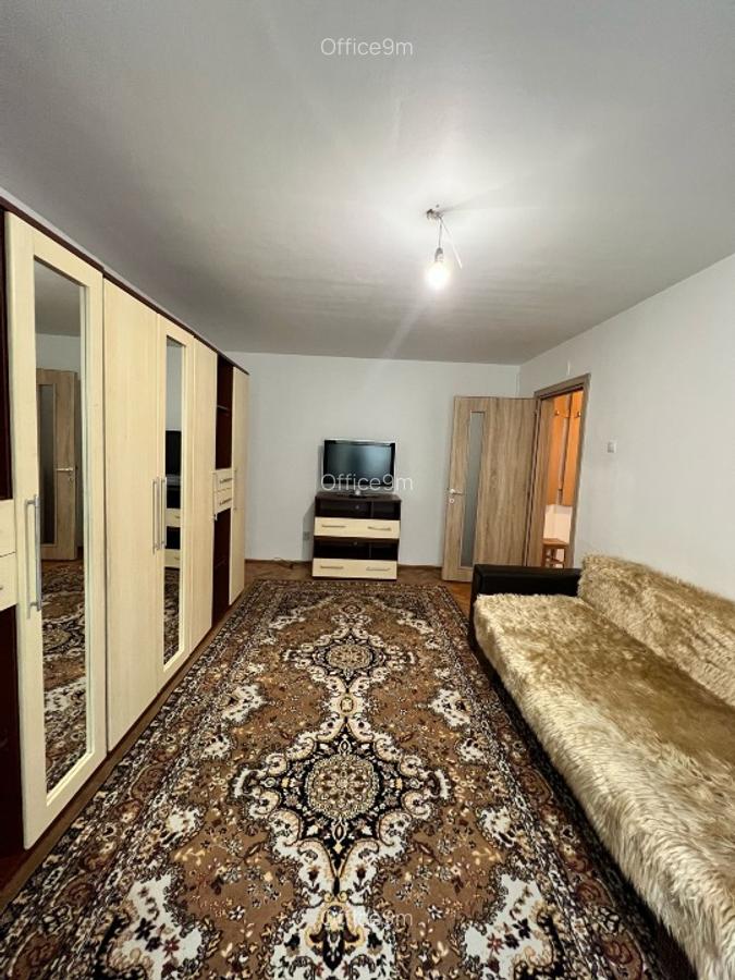 Str.Florilor, Craiter - apartament 2 camere decomandat - acceptam doua studente - 2