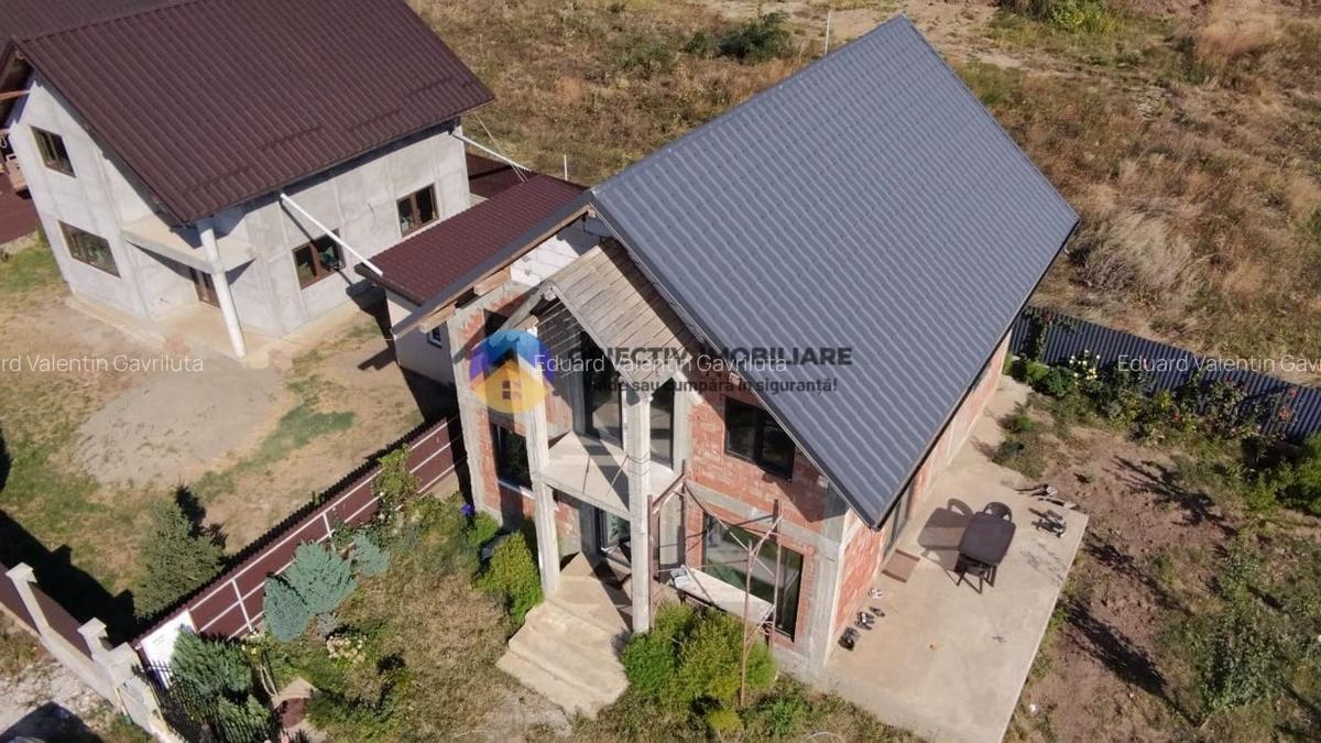 Casa de vanzare Piatra Neamt - cu view spre munte - 1