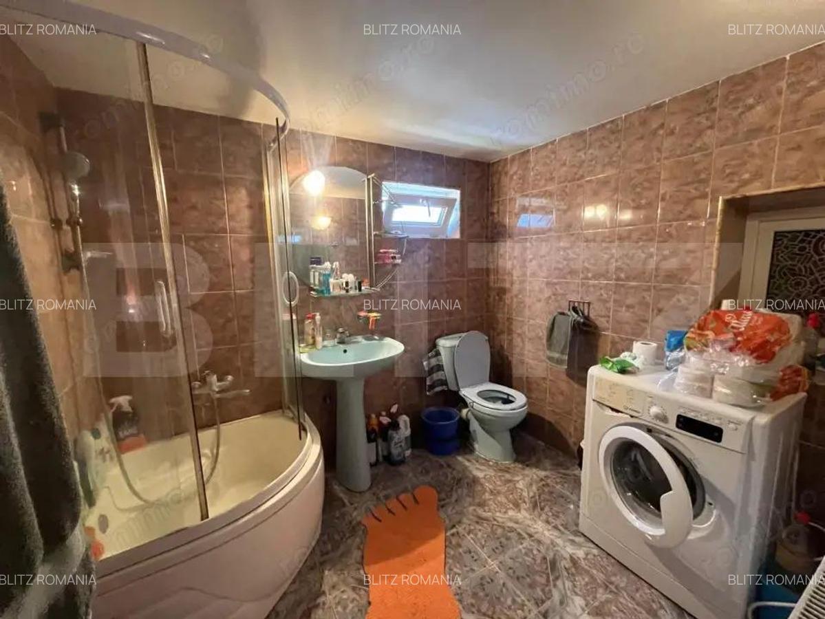 Proprietate formata din doua case si 1087 mp teren, zona Carcea - 10