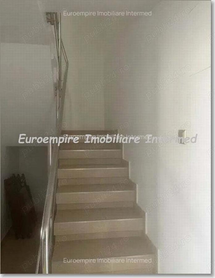 Vila de inchiriat zona FALEZA NORD - 6