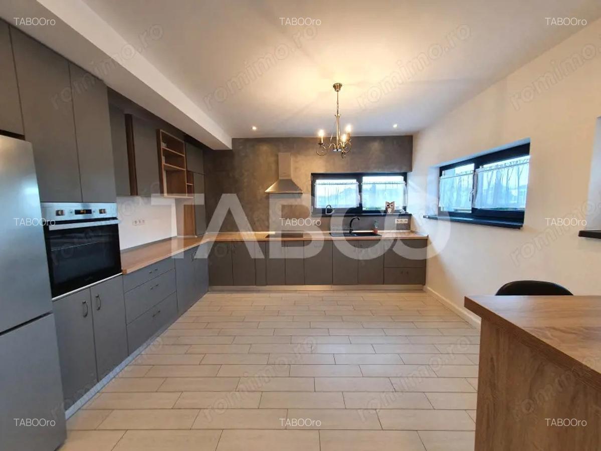 Casa moderna de inchiriat cu 4 camere si curte in Selimbar - 3