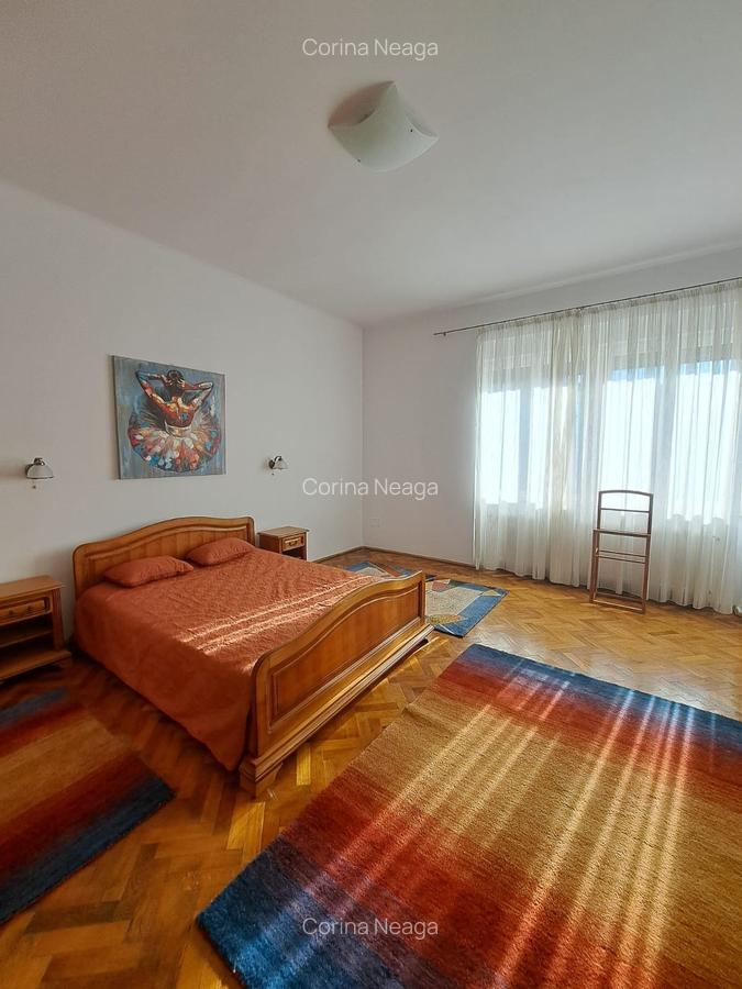 Un apartament deosebit, spatios, ultracentral - 1