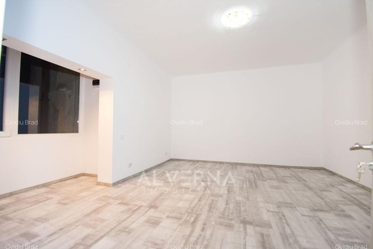 Apartament 2 camere cu 2 bai, pe 2 niveluri in vila renovata - Central - 15