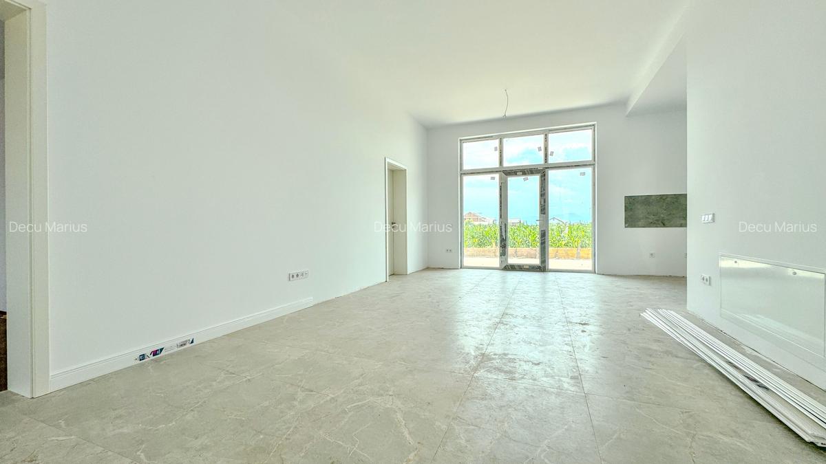 Casă cu 3 camere în Sânpetru - 4