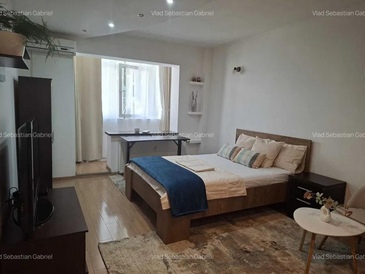 Garsoniera, decomandata, 40mp, A/C, metrou, Vitan - 1