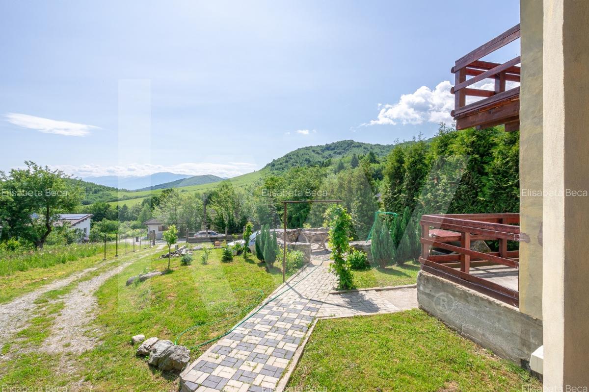 Casa de vacanta spatioasa cu priveliste spectaculoasa in Tocile - 4