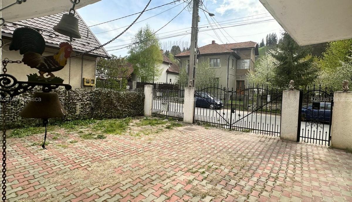 Vânzare casă Individuală 12 Camere la 5 minute de Castelul Bran - 2