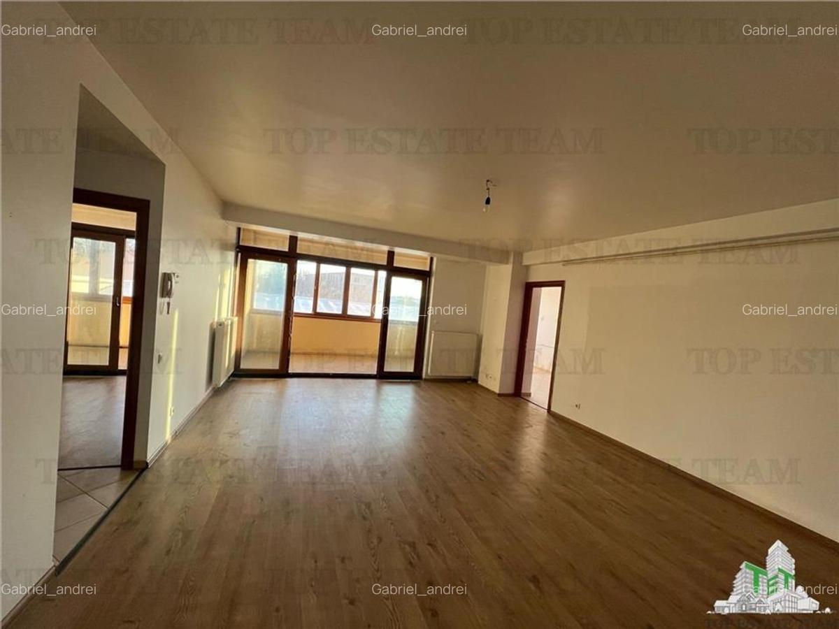 Apartament 3 camere - ultracentral - vanzare - Braila - 2