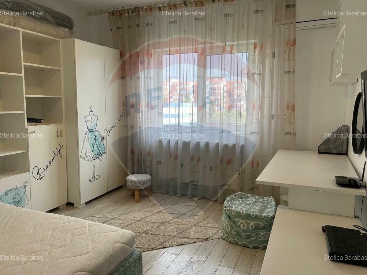 Apartament cu 3 camere decomandat, mobilat în 13 Septembrie - 7