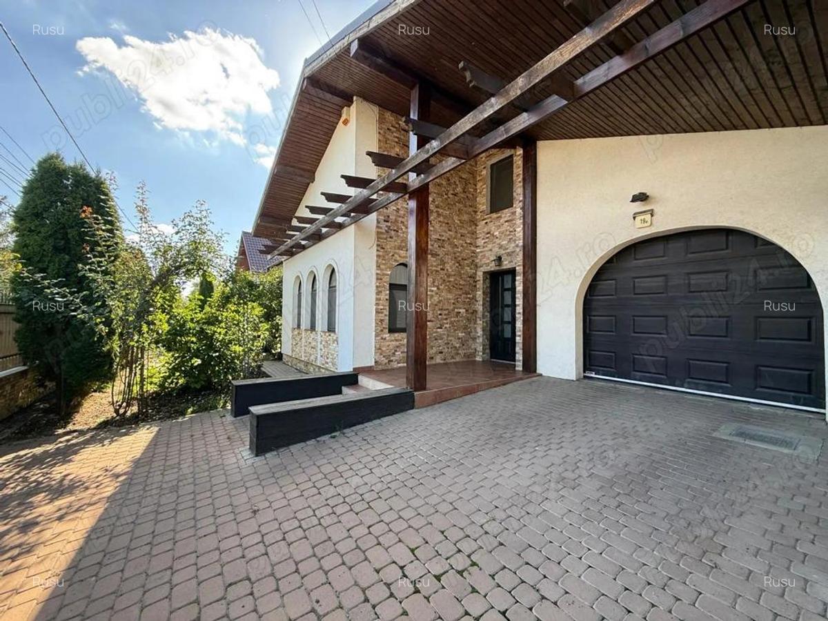 Proprietate Deosebita in Radauti . Casa de vanzare cu 1000mp2 teren direct proprietar Comision 0% - 3