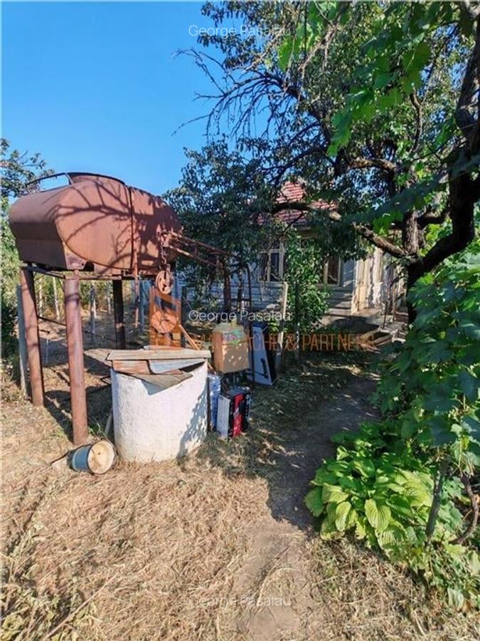 Casa batraneasca cu teren intravilan zona Lipia - 2