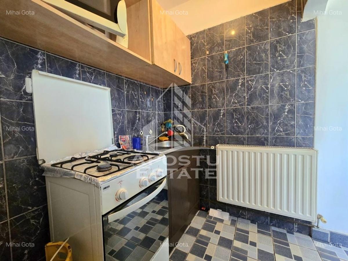 Apartament cu o camera, etaj intermediar,  zona Circumvalatiunii - 8
