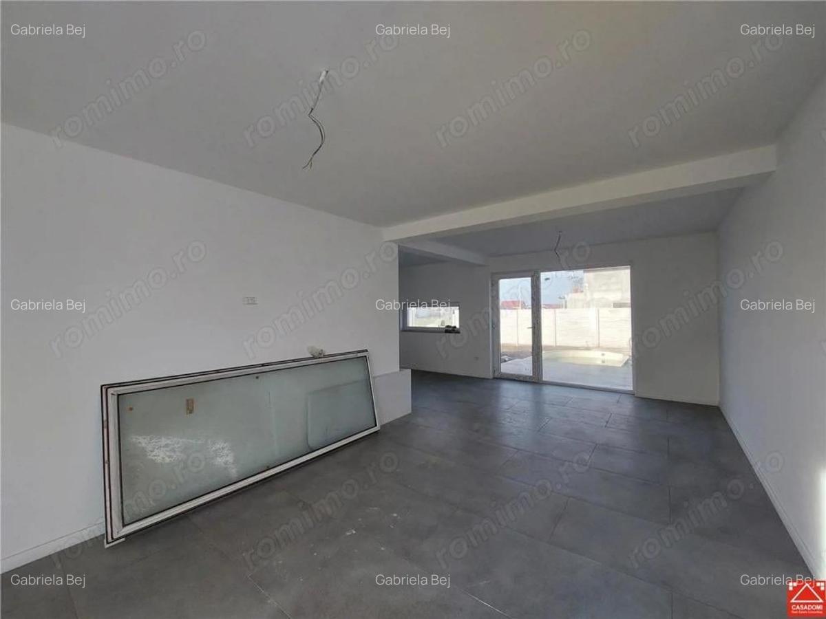 Casa noua cu piscina in Fantanele - 10