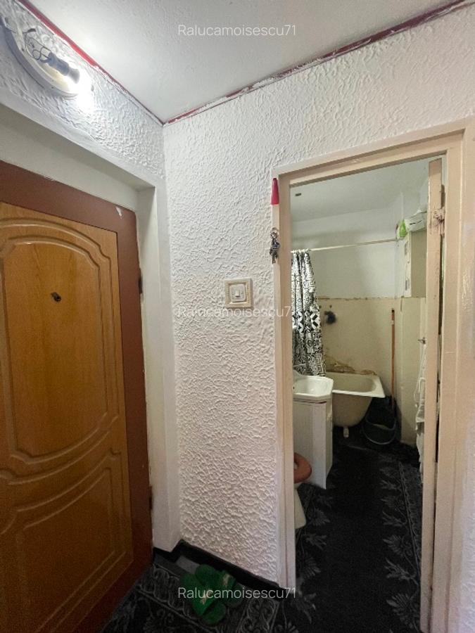 Vând ap 3 camere, decomandat - 5