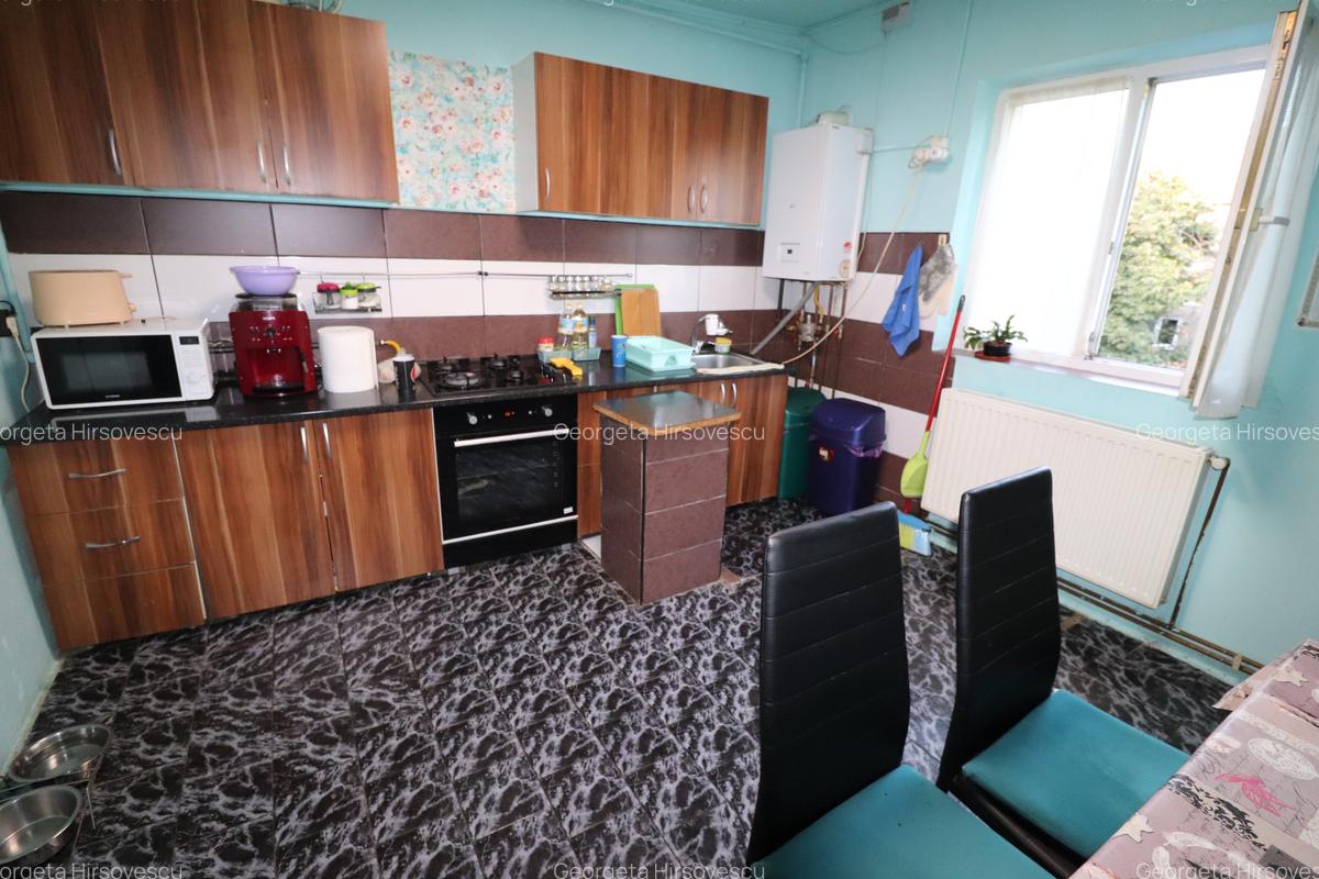 Apartament cu 2 camere decomandat în Aradului - 4