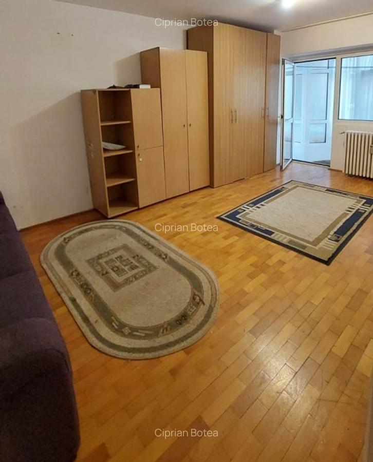 Basarabia- Garsoniera decomandata 39 mp bloc 1984 - 2