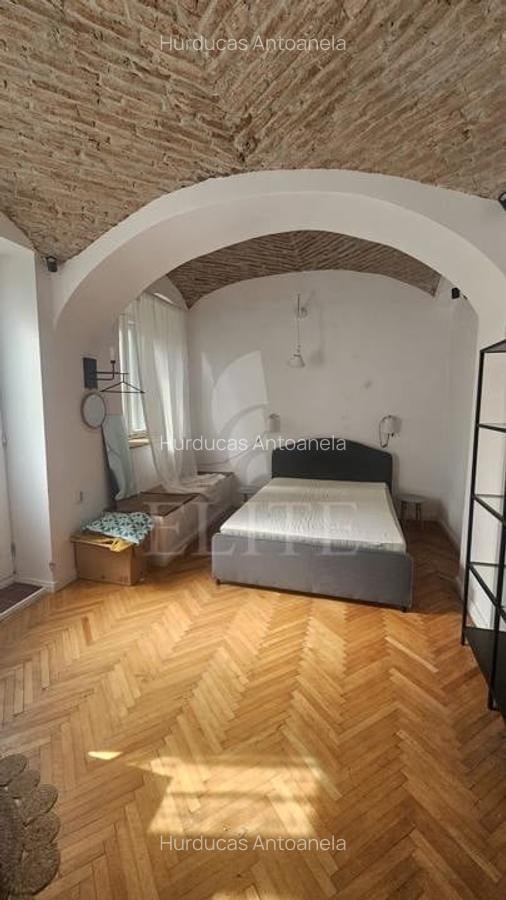 Apartament cu 3 camere semidecomandat în Central - 21