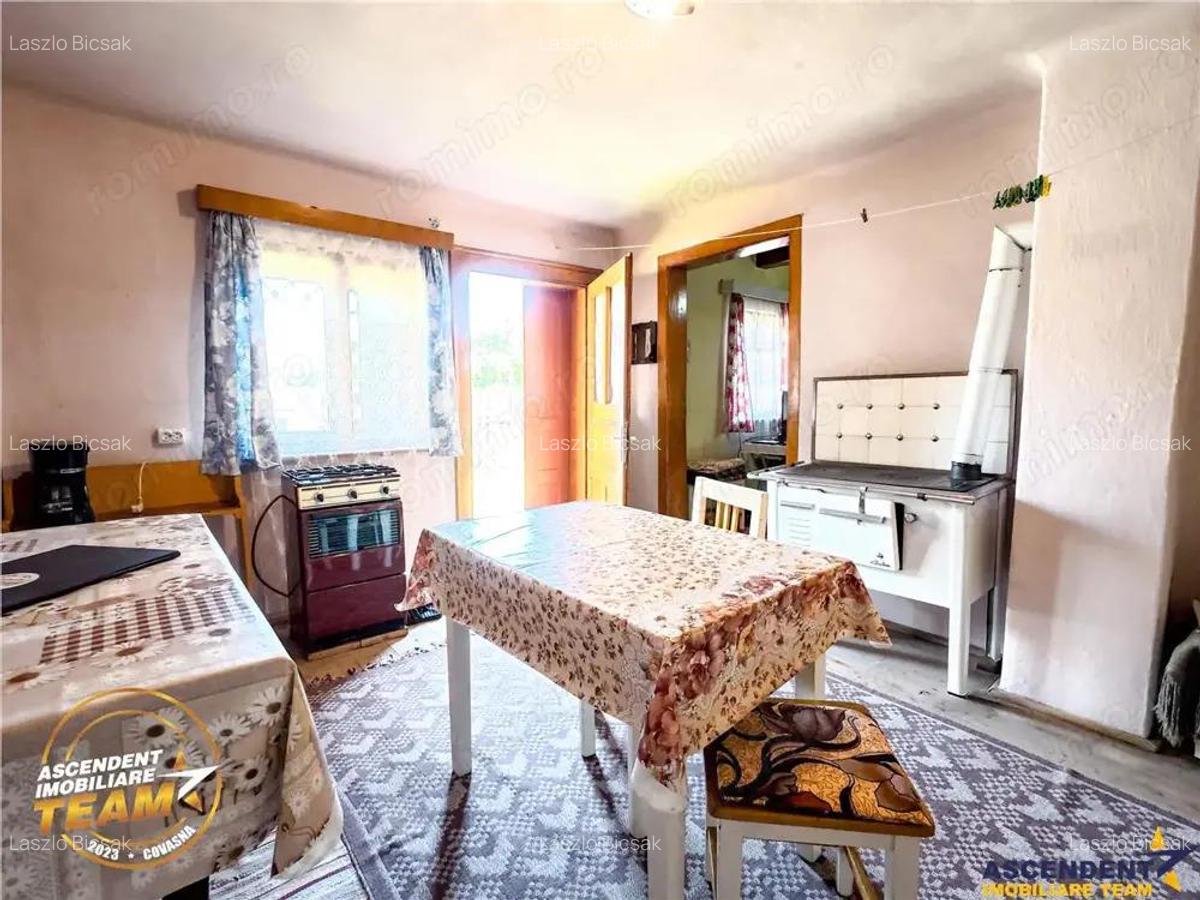 Casa traditionala din lemn, cu sura din piatra, Arcus, Covasna. - 4