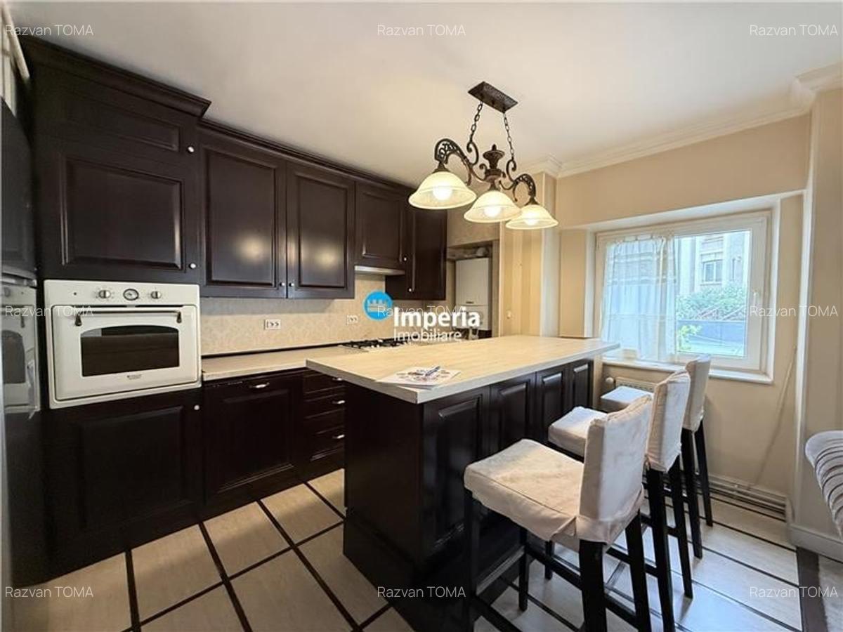 Apartament 4 camere + living, 120 mp + terasă 50 mp Zona Fundație - 2