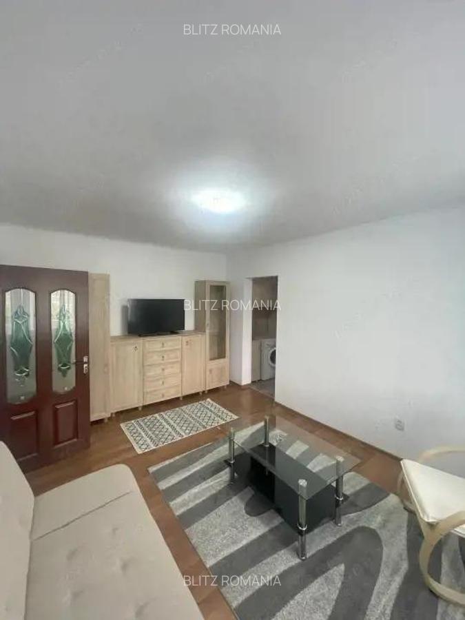 Apartament de vanzare, cu 2 camere semidecomandat, 52 mp, zona ultracentrala - 1