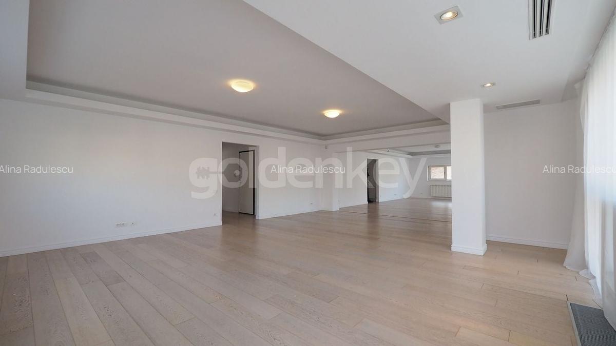 Apartament cu 6 camere decomandat în Herăstrău - 5