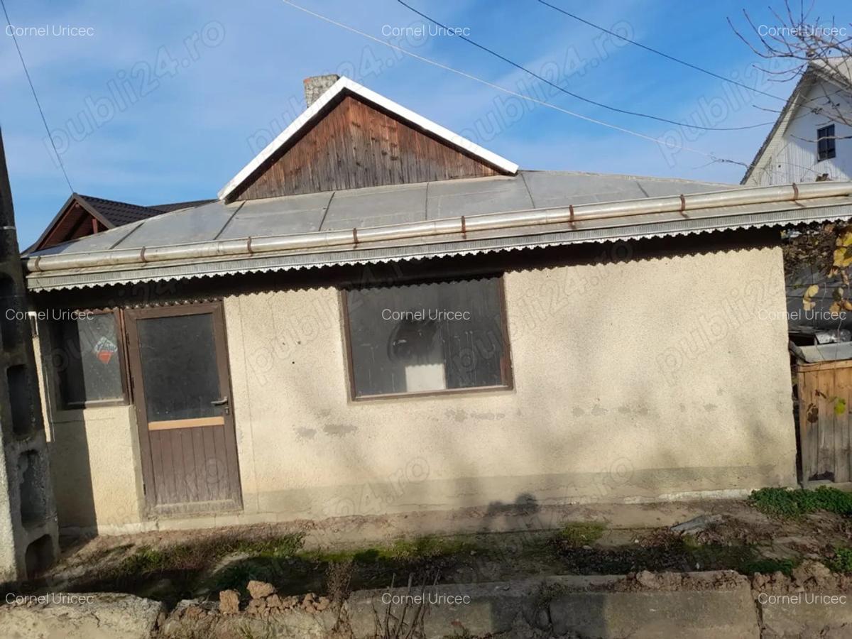 Casa cu teren, spatiu comercial si anexe - Siret - 2