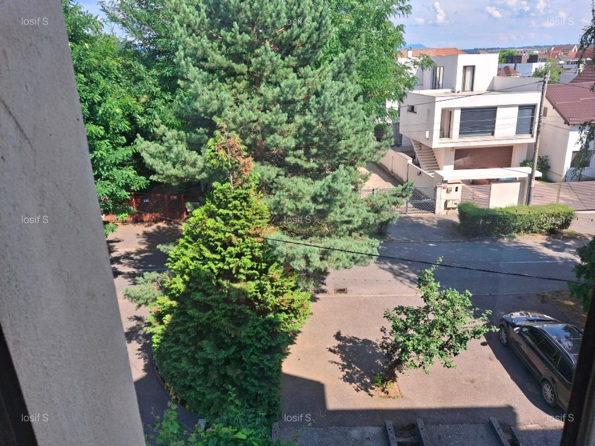 Casa cu 3 apartamente - locatie unica in Baia Mare - 13