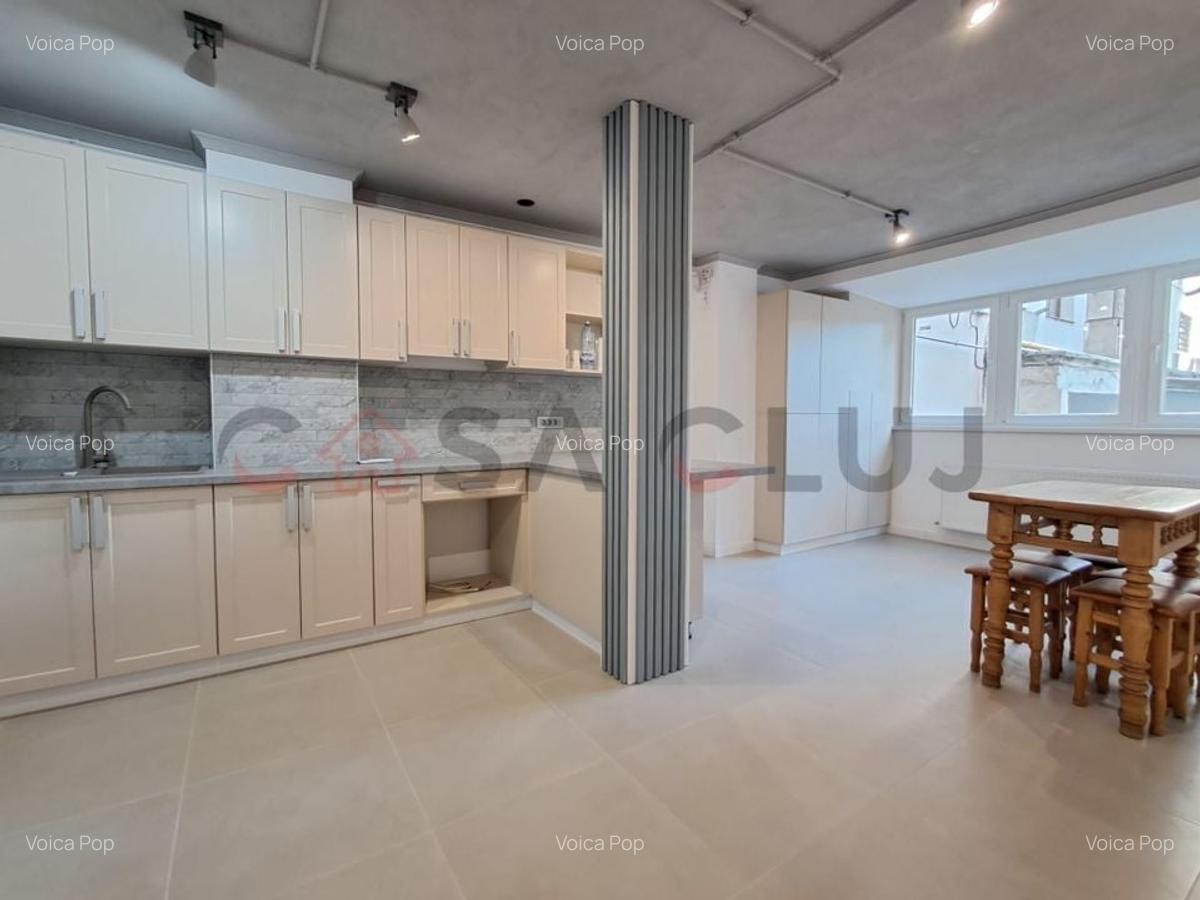 La Cheie, Manastur, Piata Flora!! - 2