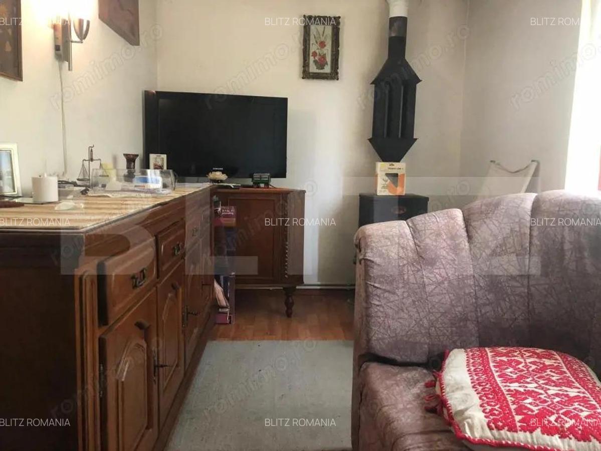 Casa cu 5 camere, curte, gradina, teren 3000 mp - Jimbor, jud Brasov - 2