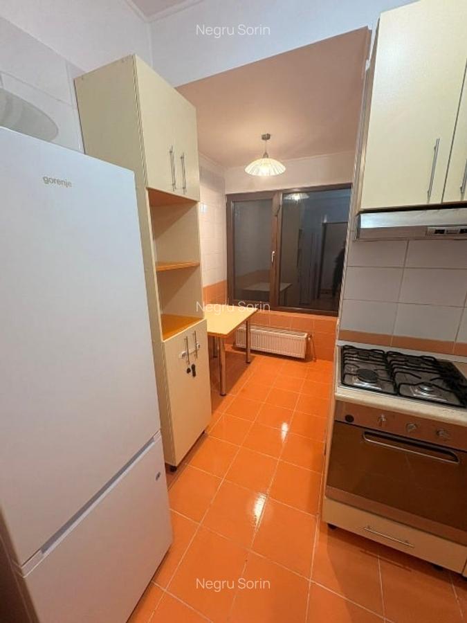 Apartament 3 camere , boxa, loc parcare, șos. Chitilei - școala Costeasca - 7