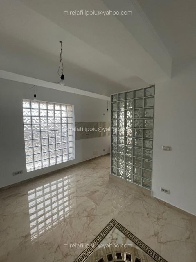 Discount mare, 2 camere lux, gata de mutare, comision 0 - 3
